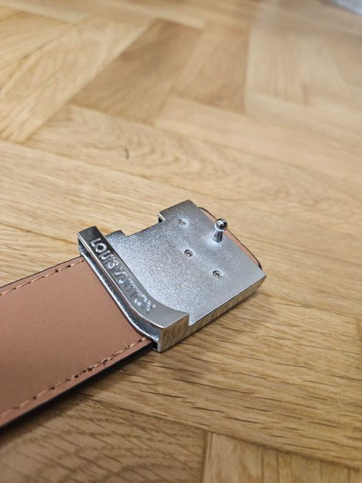 Louis Vuitton Belt – черен със сребърна катарама (120 см)