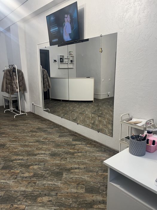 Сдам место мастерам