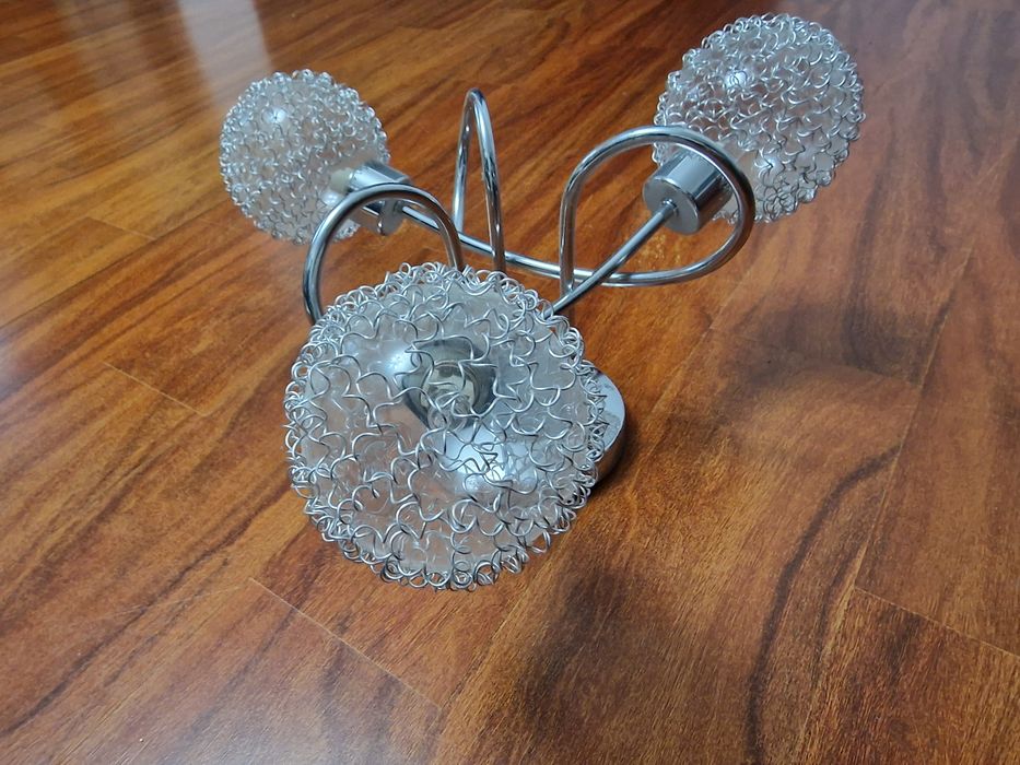 Aplica lumina foarte eleganta