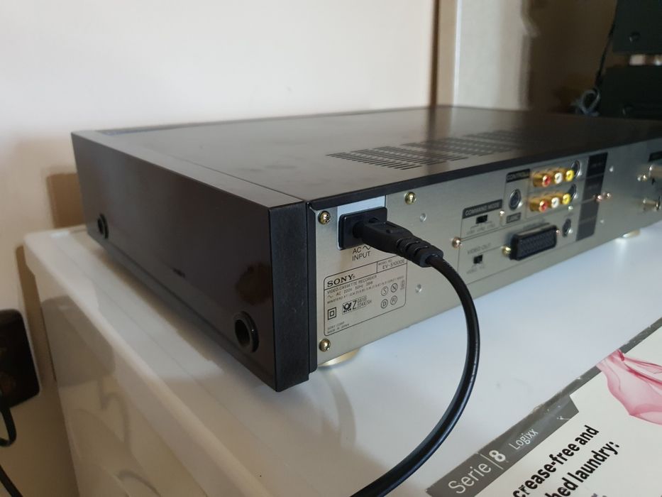 Sony-EV-S1000E i8