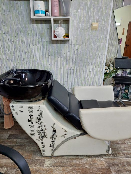 Фризьорска измивна колона