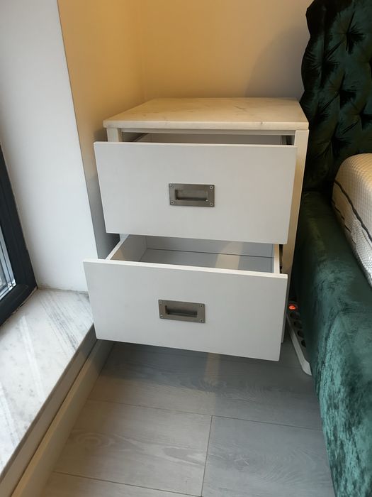 Noptieră cu blat din marmură si picioare metalice, 2 sertare