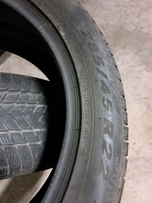 2 anvelope 285/45 R22 Pirelli