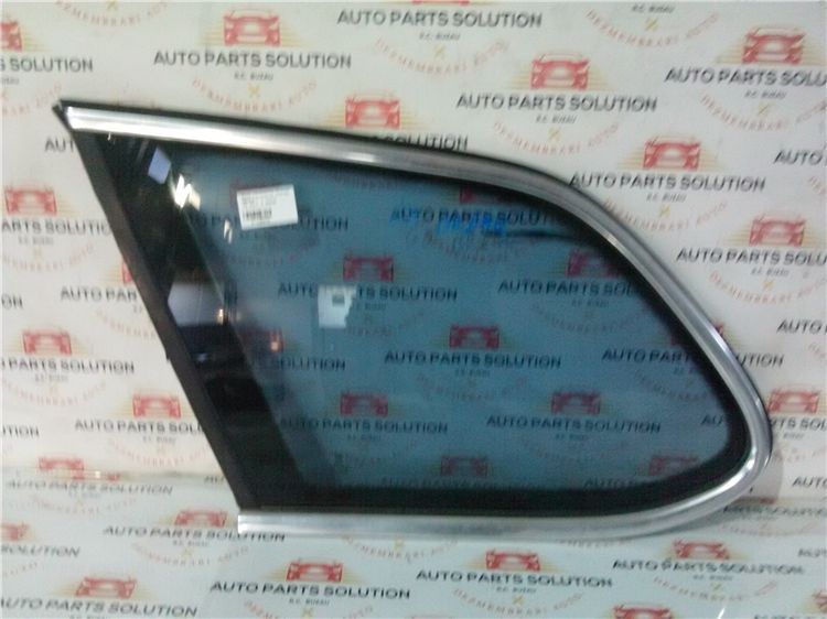 Geam caroserie stanga spate vw golf 5 break