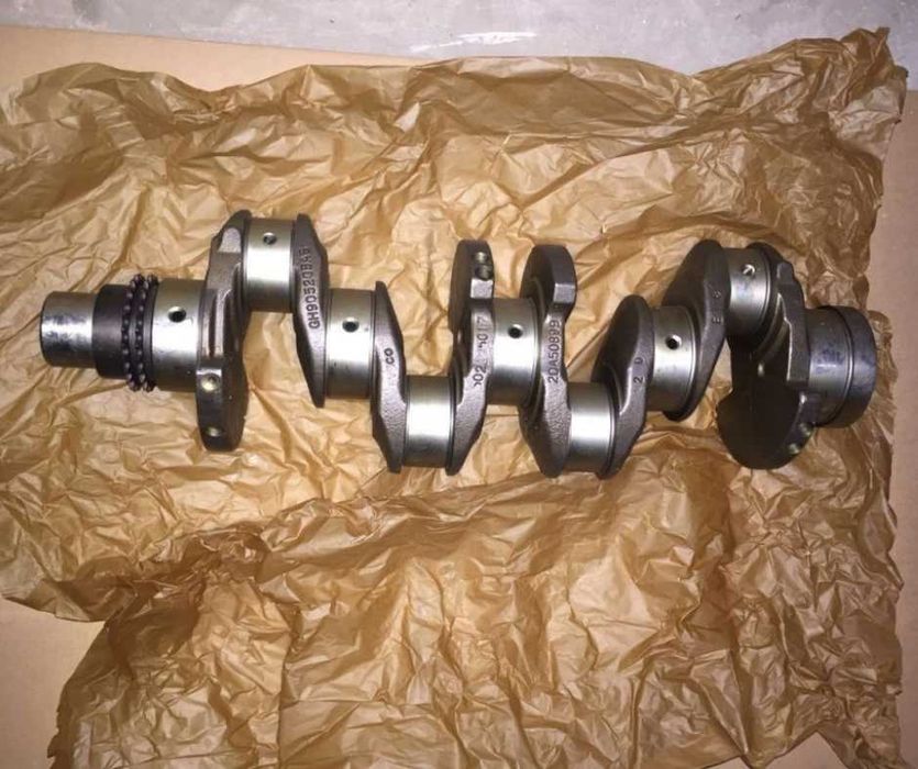 Vibrochenuri-arbori cotiți pentru motoarele utilajelor de construcții