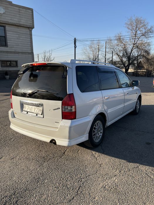 Mitsubishi chariot grandis