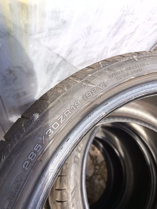 Anvelope vara 285 30 19 și 255 35 19 dunlop