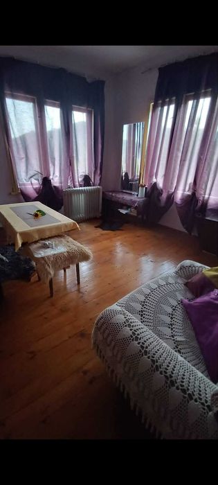 Продава къща с двор в Троянския Балкан