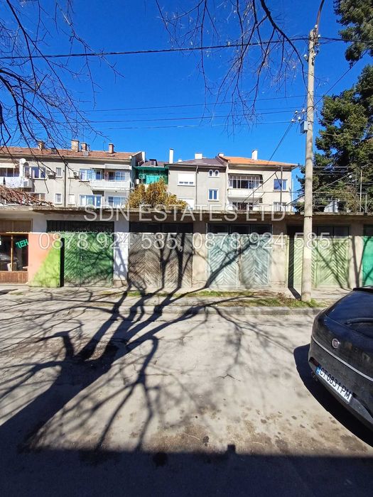 Продава се Четиристаен апартамент в Казанлък - 98 кв.м за 1633 €/кв.м - Снимка #1