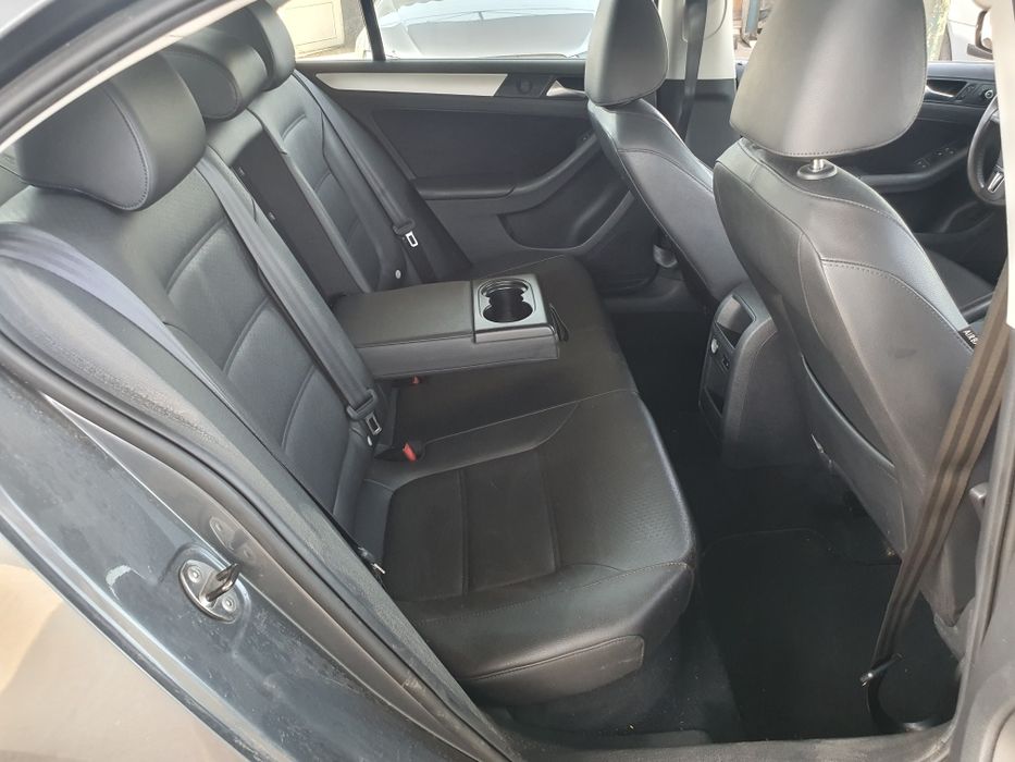 Dezmembrez Vw Jetta , 2013 ,vopsea LD7X ,motor CBU,cutie automata PDW