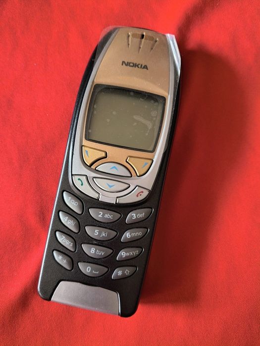 Nokia 6310 + charger original ( liber, impecabil, baterie Noua,lb română)