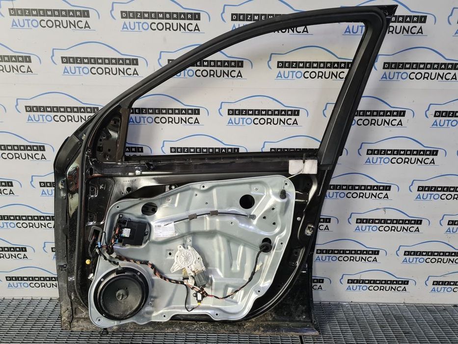 Usa Dreapta Fata Mercedes ML W164 Facelift 2008 - 2011 SUV 4 Usi NEGRU (820) FĂRĂ GEAM