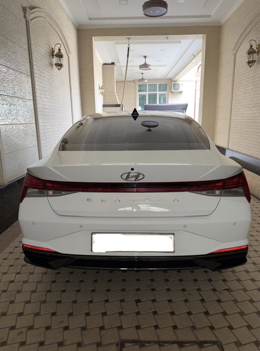 Hyundai Elantra продается
