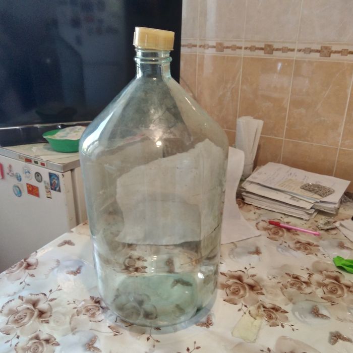 Бутыль стеклянный