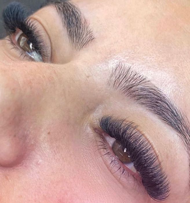 extensii gene fir cu fir și stilizare sprancene