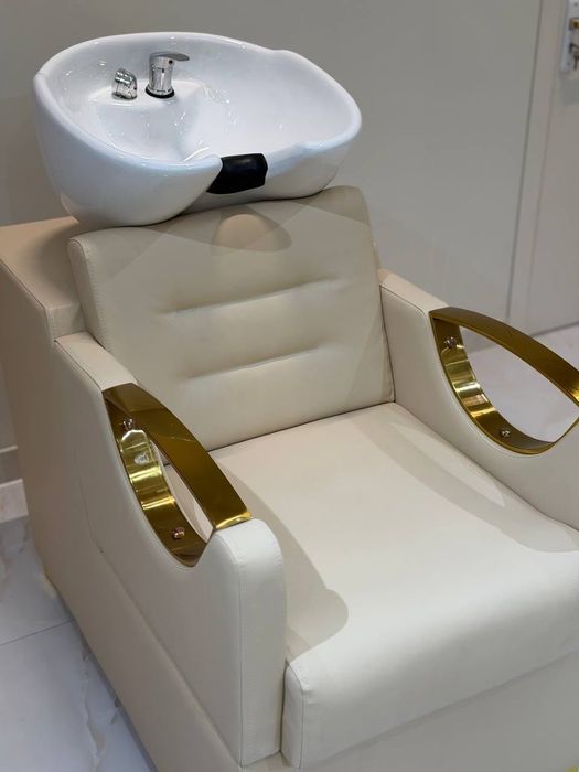 Элитный салон продаётся или сдаётся в аренду.