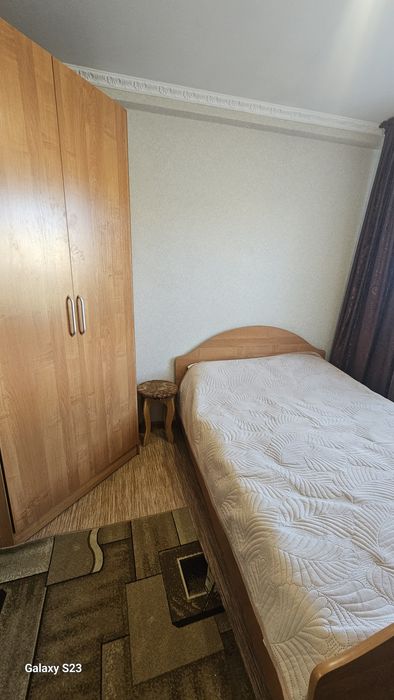 Шкаф угловой плательный