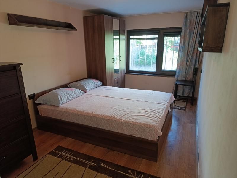 Дава се под наем Едностаен апартамент в София, Център - 30 кв.м за 400 € - Снимка #2