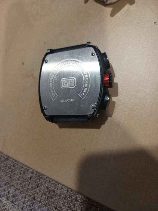 Маркови чесовници работещи