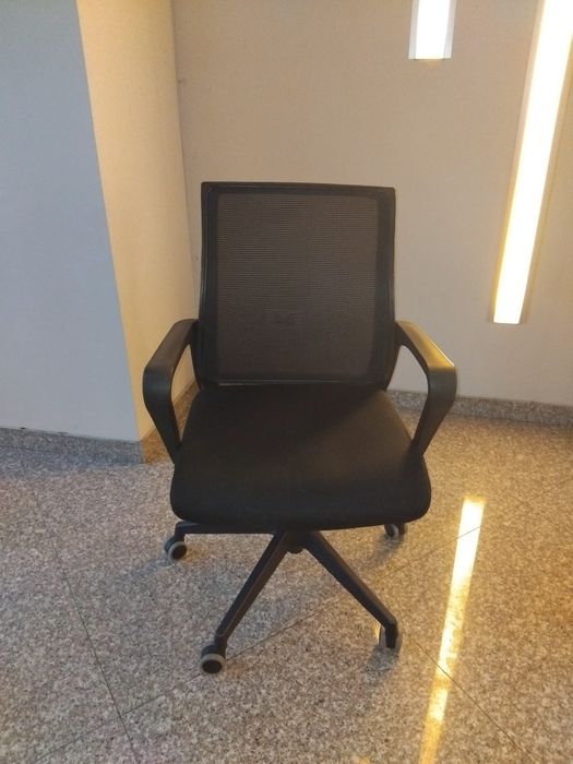 Scaun de birou ergonomic, spătar Mesh, Negru – Stare excelentă