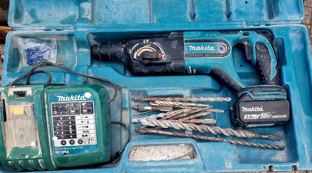 Bormasina Makita BHR240