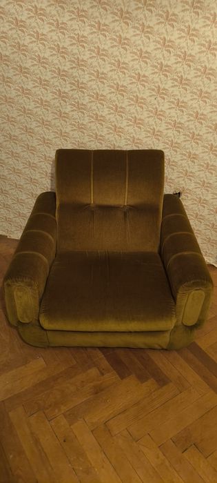 Холна гарнитура запазена