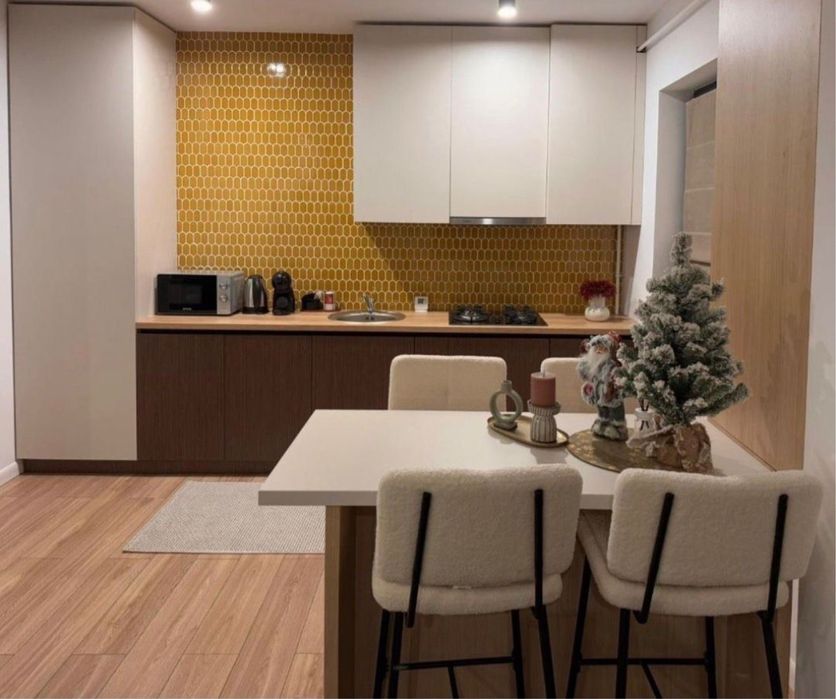 De Inchiriat Apartament 2 Camere Bloc Nou + Loc Parcare