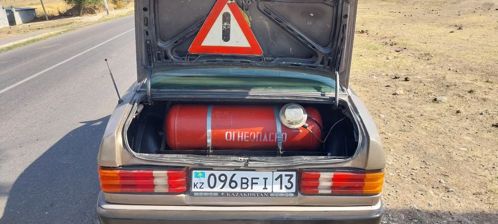 Мерседес Е 190 продам