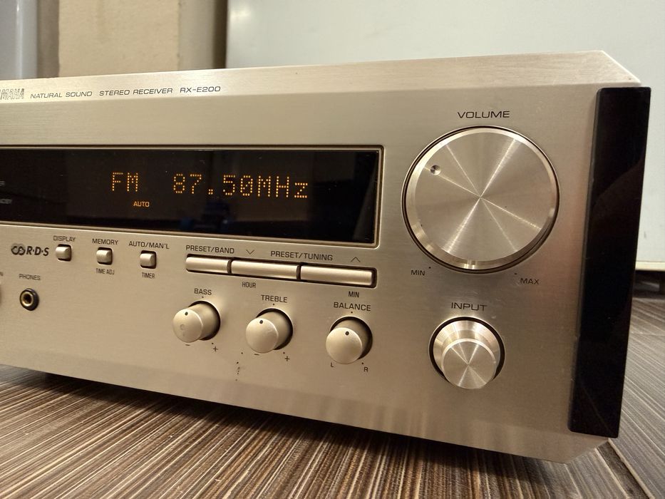 Yamaha RX-E200 Мини ресивър