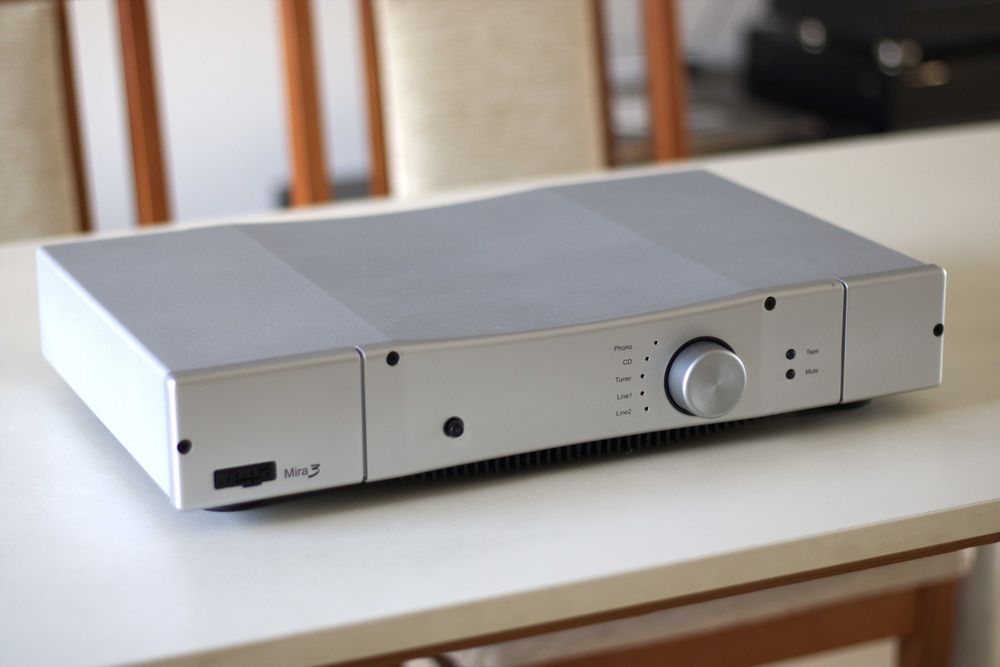 Усилвател Rega Mira 3