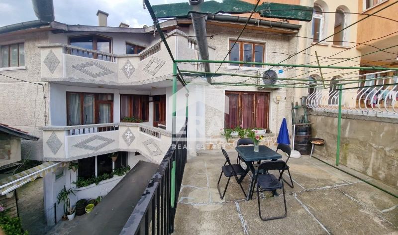 Дава се под наем Етаж от къща в Варна, Аспарухово - 126 кв.м за 400 € - Снимка #2