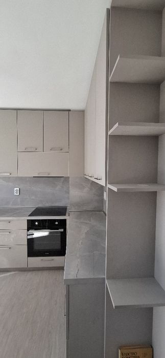 Дава се под наем Многостаен апартамент в Пловдив, Младежки Хълм - 200 кв.м за 816 € - Снимка #2