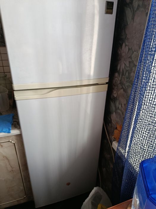 Продам холодильник