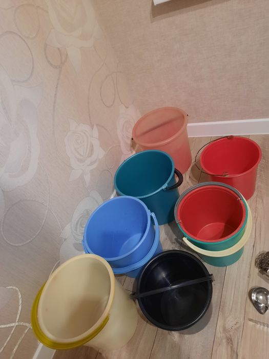 Ведра пластиковые,различных размеров.