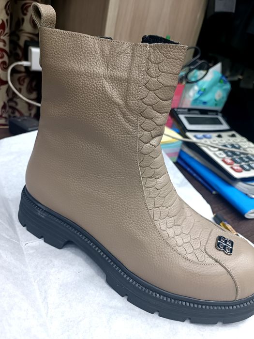 Сапоги от бренда GLOVE