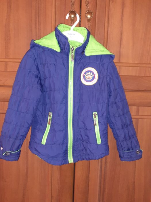 Продам детскую куртку на мальчика 2 - 3 года.