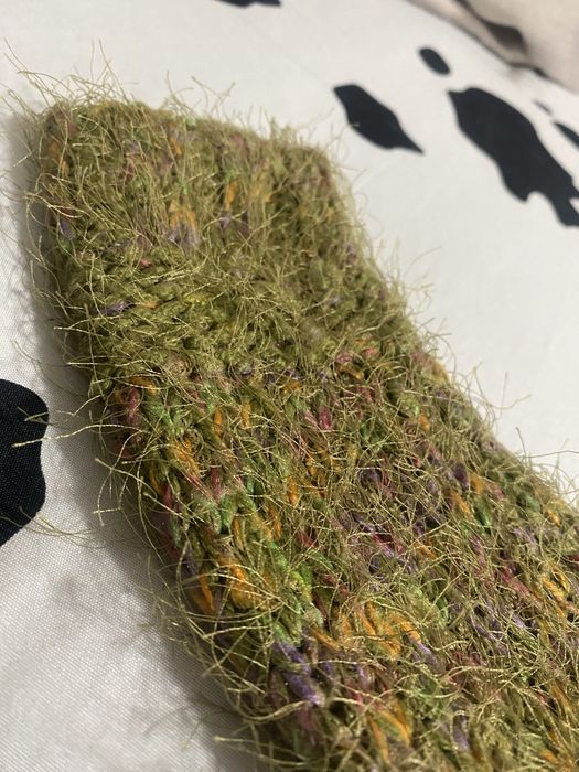 Pulover tricotat pufos verde multicolor cu decolteu În V