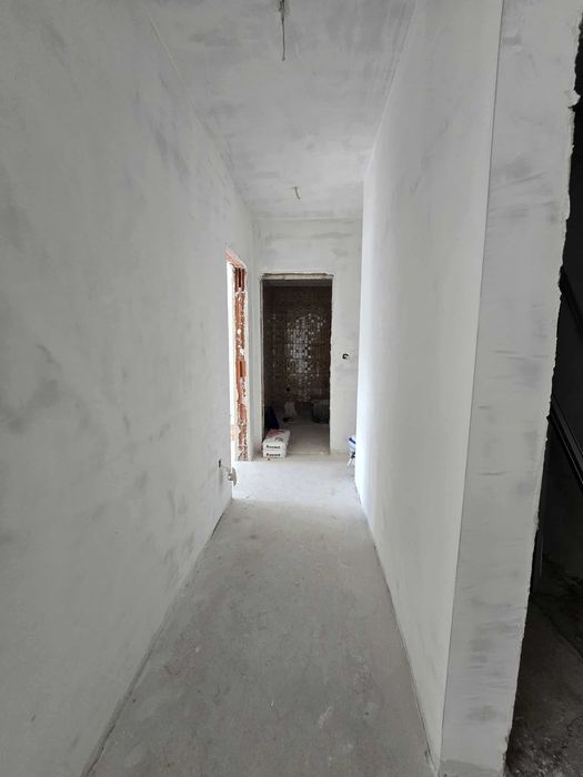 Продава се Тристаен апартамент в София, Център - 88 кв.м за 3012 €/кв.м - Снимка #2