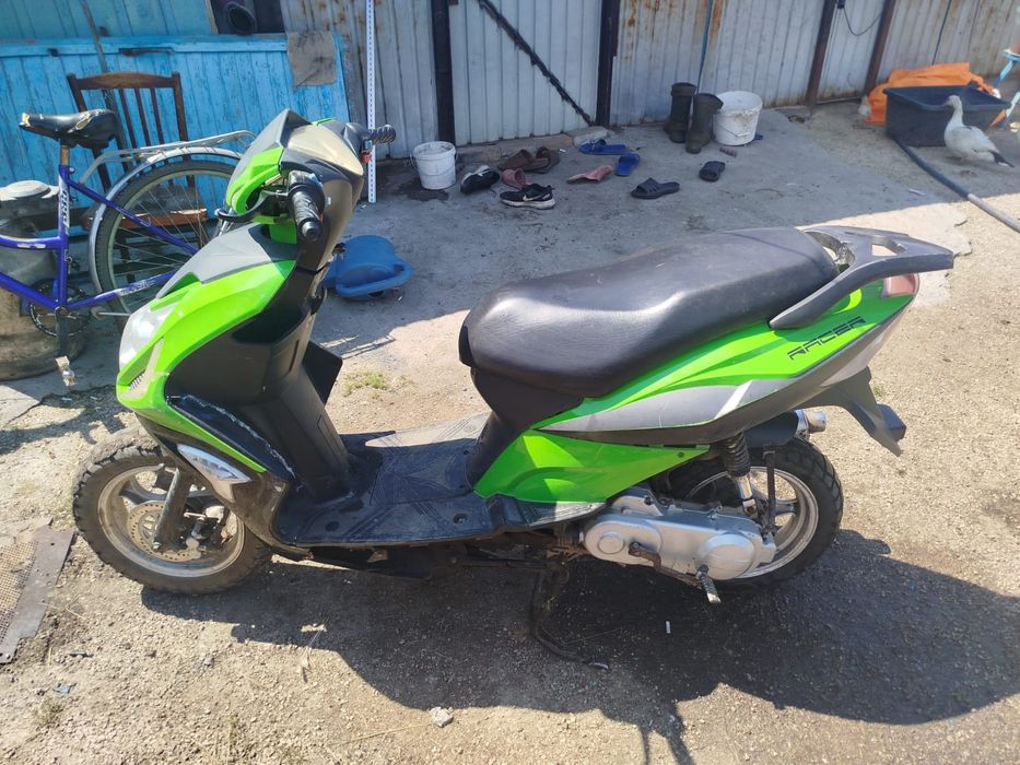 Продам скутер 80 куб