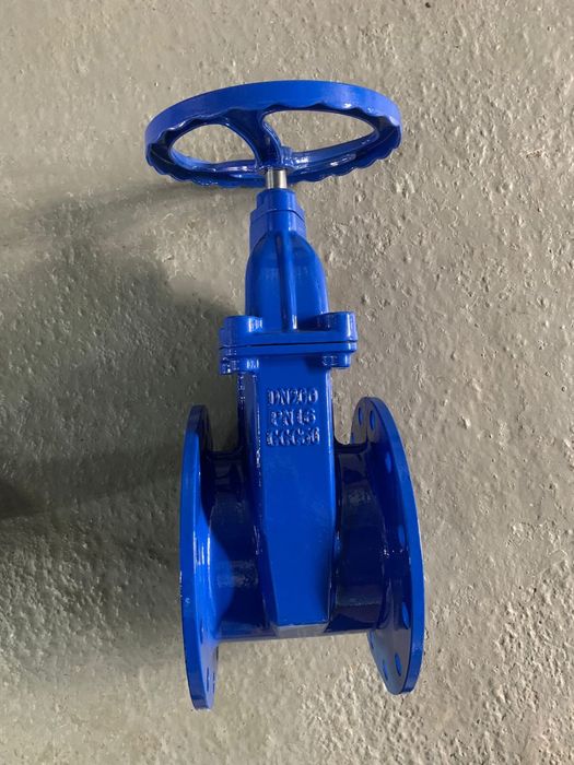 Задвижки с обрезиненным клином