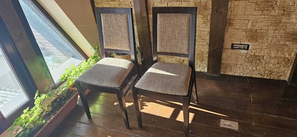 Scaune de vanzare (lemn cu tapiterie)