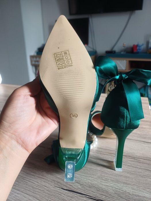 Зелени обувки с перли 36ти номер