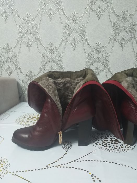Продам сапоги,размер 38-39, цена 15000