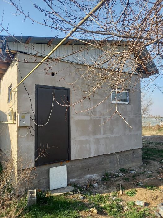 Продаётся дом не до конченный в черновом варианте.