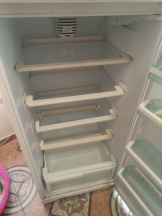 Хладилник Ariston Перфектно работещ!!!