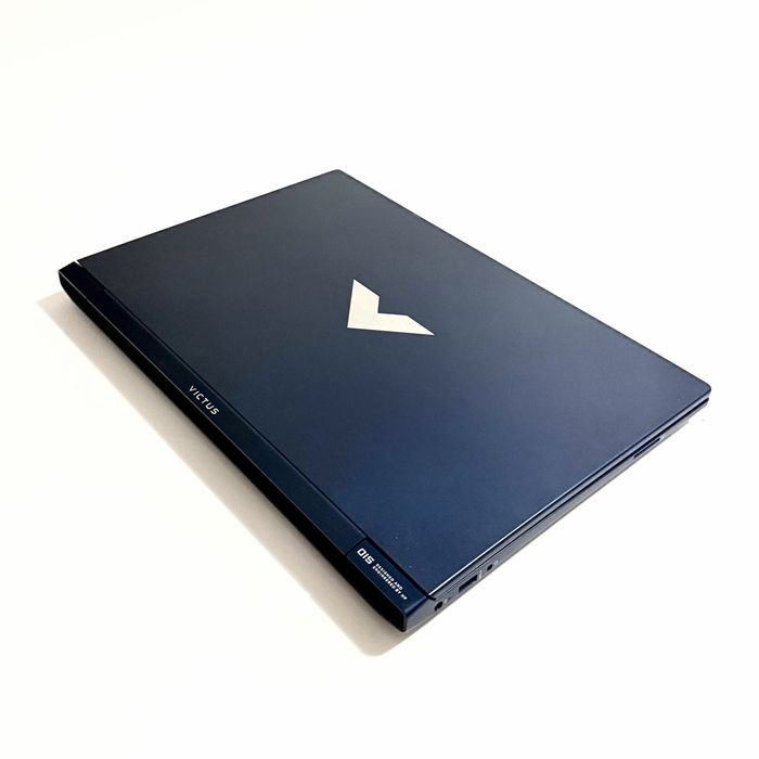 HP Victus/15,6” 144Hz/i5-13420H/RTX 3050 6GB/12GB/512GB