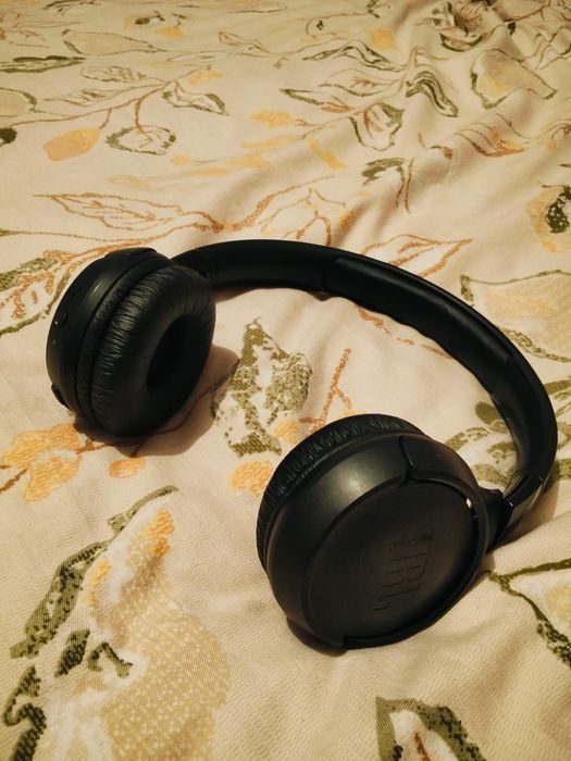 Наушники JBL bt520