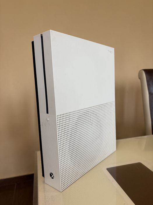 Xbox One S -500GB