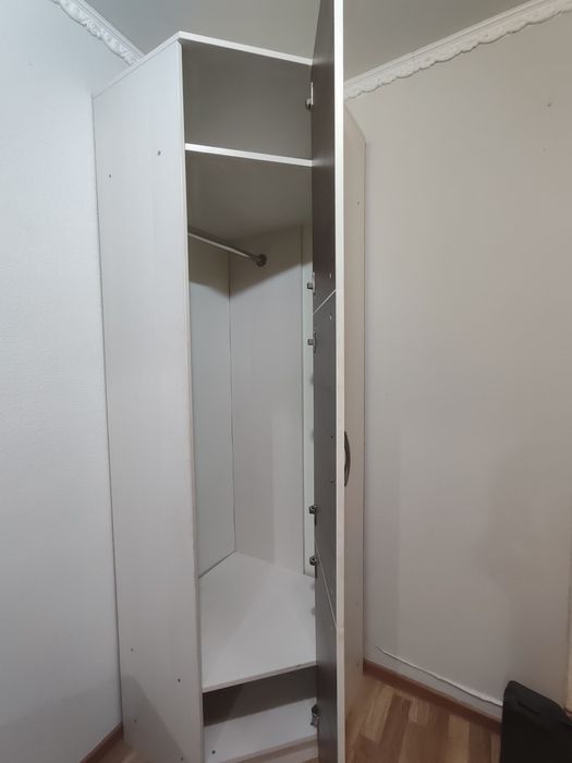 Продам угловой шкаф