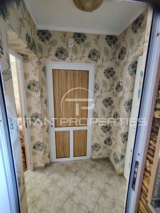 Продава се Тристаен апартамент в Бургас, Долно Езерово - 43 кв.м за 1807 €/кв.м - Снимка #3